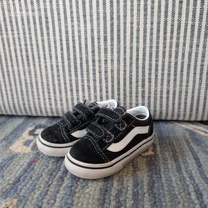 Vans Toddler Black Velcro Sneakers